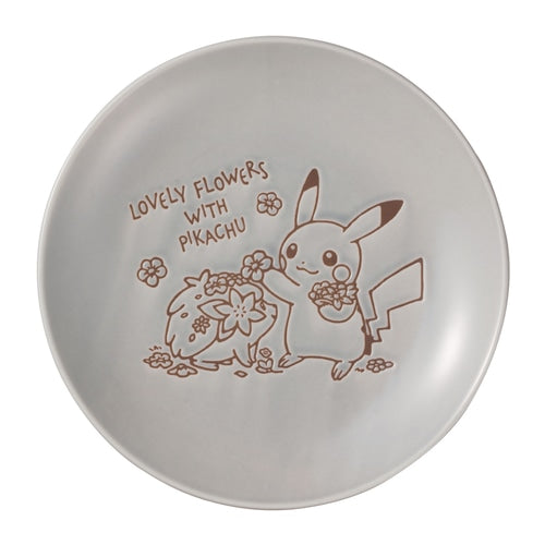 'Plato LOVELY FLOWERS WITH PIKACHU (Flores Encantadoras con Pikachu) Color Azul Grisáceo Talla M'