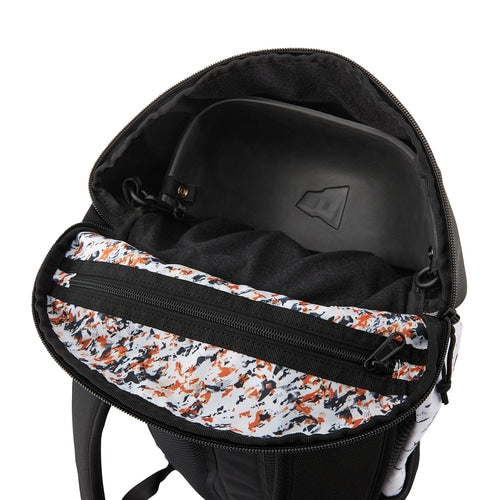 Mochila NEW ERA® CHARIZARD