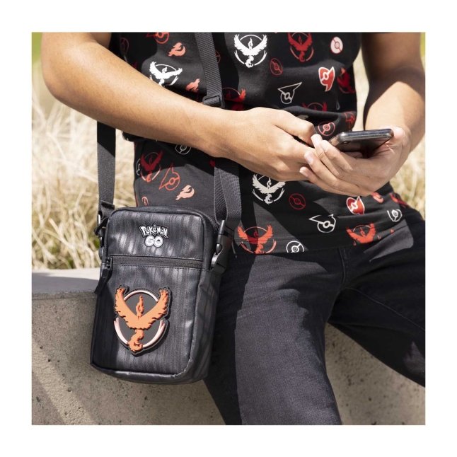 Bolso cruzado Team Valor de Pokémon GO.