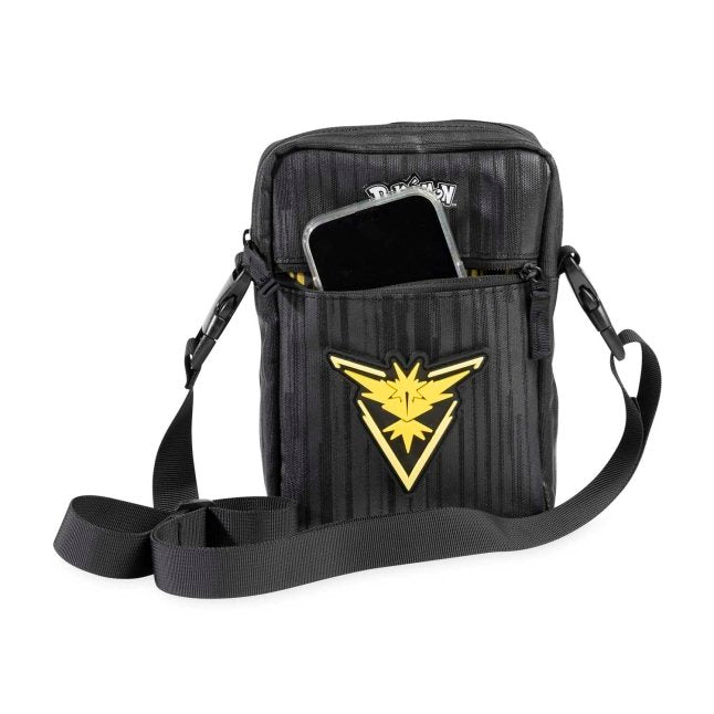 Bolso cruzado Team Instinct de Pokémon GO.